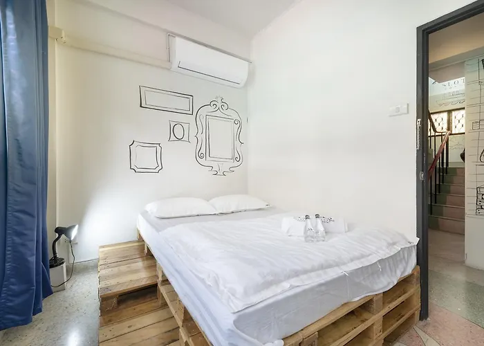 Sloth Hostel *